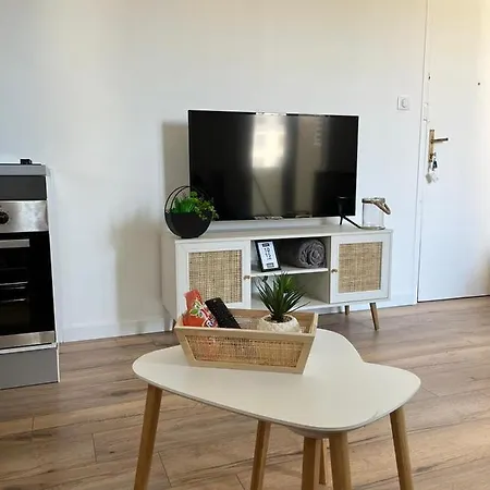 T2 Vue - Entre Aeroport Et Centre-ville