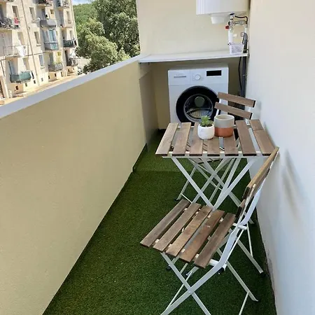 T2 Vue - Entre Aeroport Et Centre-ville Appartement *