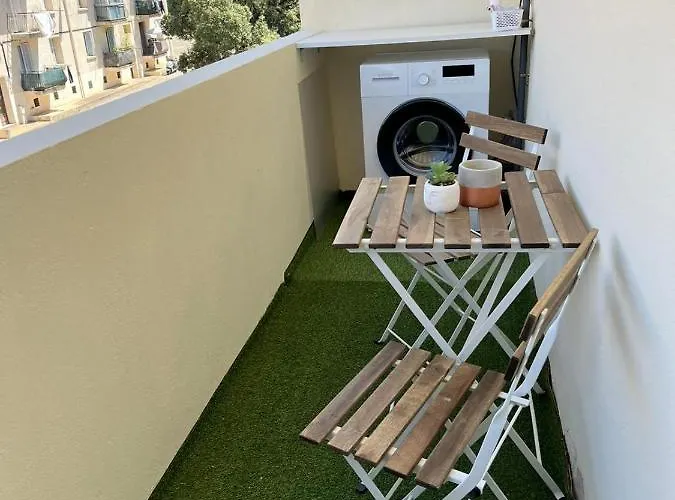 T2 Vue - Entre Aeroport Et Centre-ville Apartment *